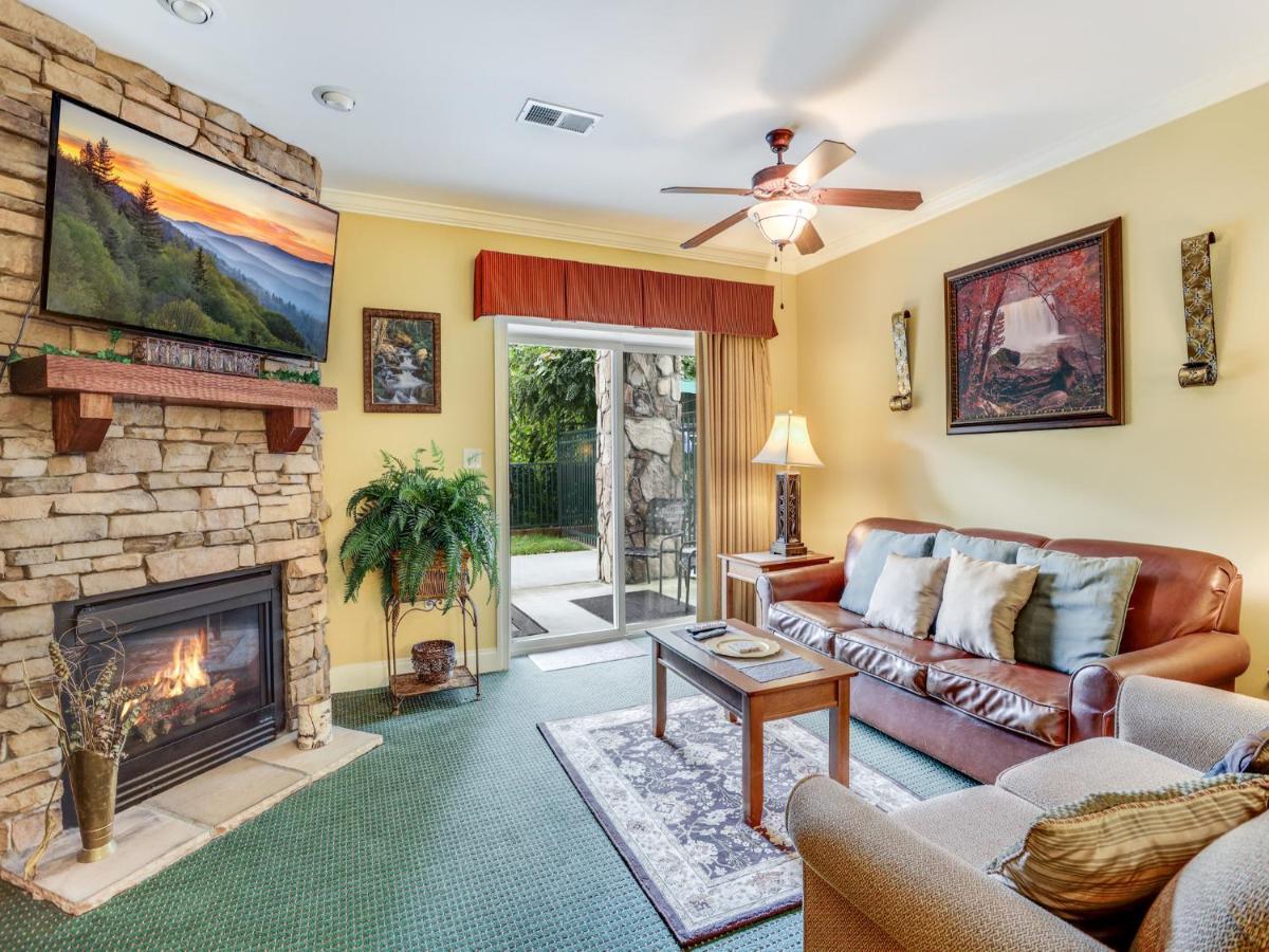 Downtown Delight, 2 Bedrooms, Pool, Hot Tub, Sleeps 6 Gatlinburg Exterior foto