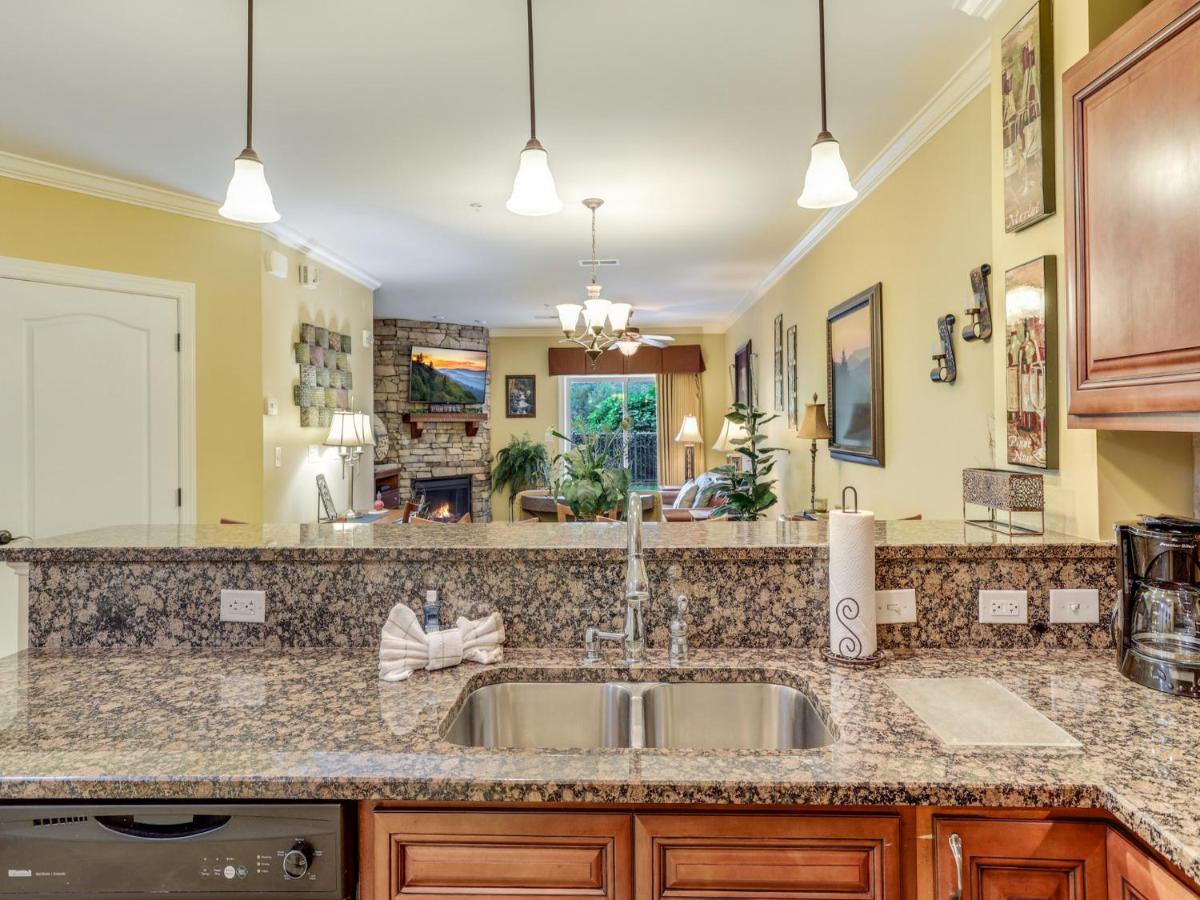 Downtown Delight, 2 Bedrooms, Pool, Hot Tub, Sleeps 6 Gatlinburg Exterior foto