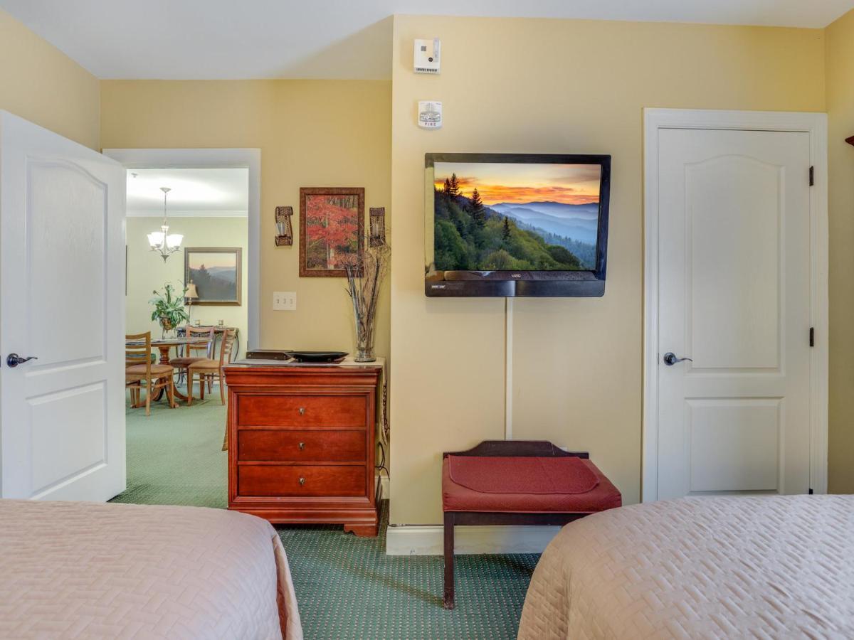 Downtown Delight, 2 Bedrooms, Pool, Hot Tub, Sleeps 6 Gatlinburg Exterior foto