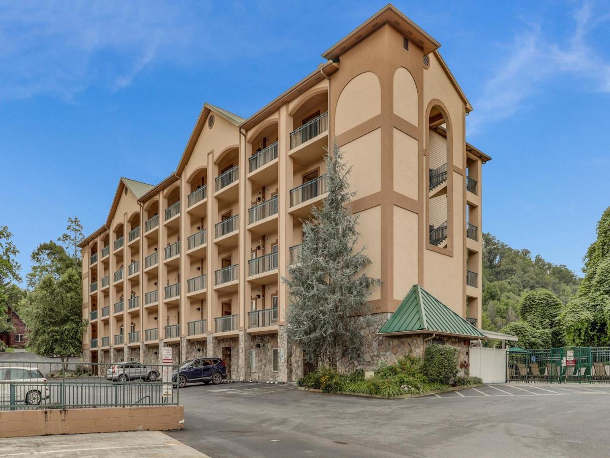 Downtown Delight, 2 Bedrooms, Pool, Hot Tub, Sleeps 6 Gatlinburg Exterior foto