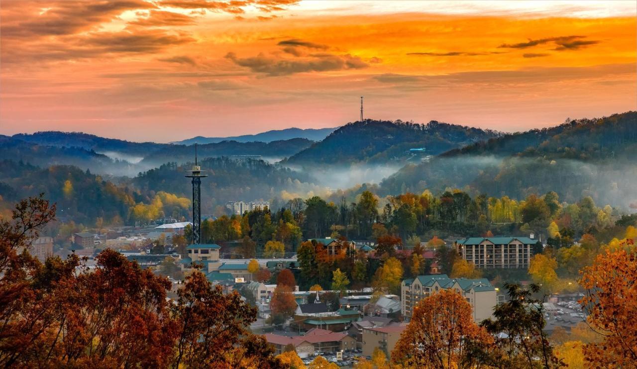 Downtown Delight, 2 Bedrooms, Pool, Hot Tub, Sleeps 6 Gatlinburg Exterior foto